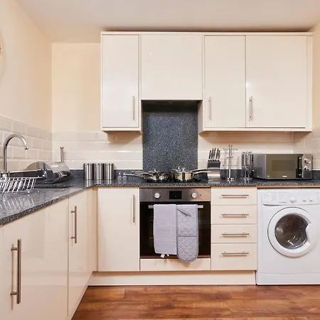 The Hidden Gem Of Leeds - Parking - Sleeps 4 Apartment