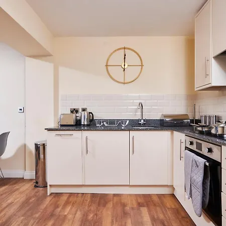 Apartment The Hidden Gem Of Leeds - Parking - Sleeps 4